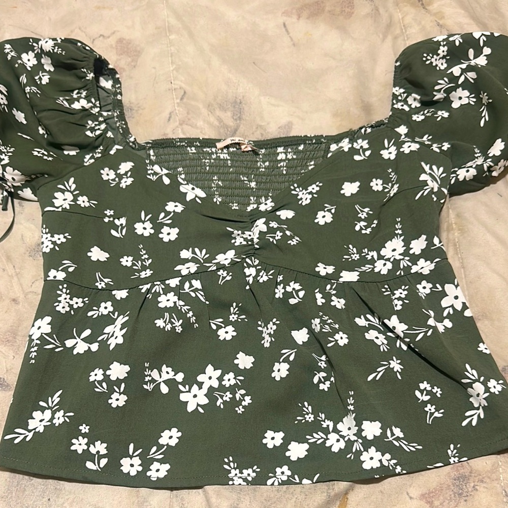 Floral Green Puff Sleeve Top